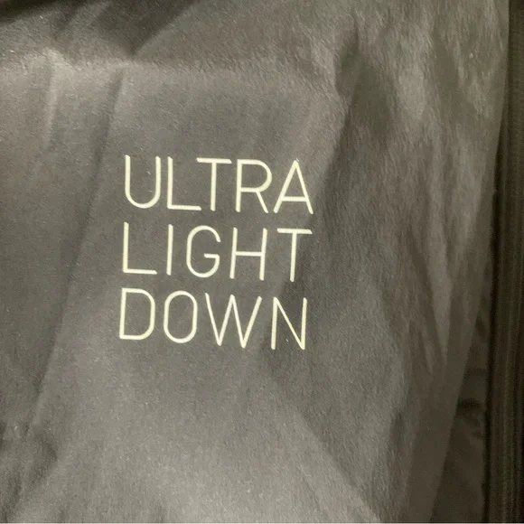 Uniqlo womens black ultra light down full zip hooded jacket with packable bag XS - Picture 4 of 9